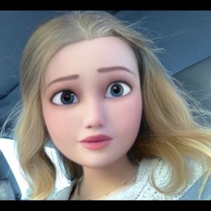 Meet your Posher, Cassie